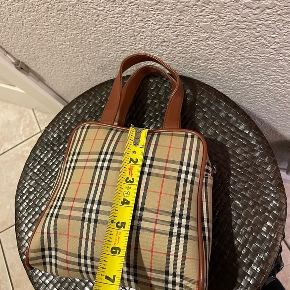 Burberry Purse - Picture 7 of 9